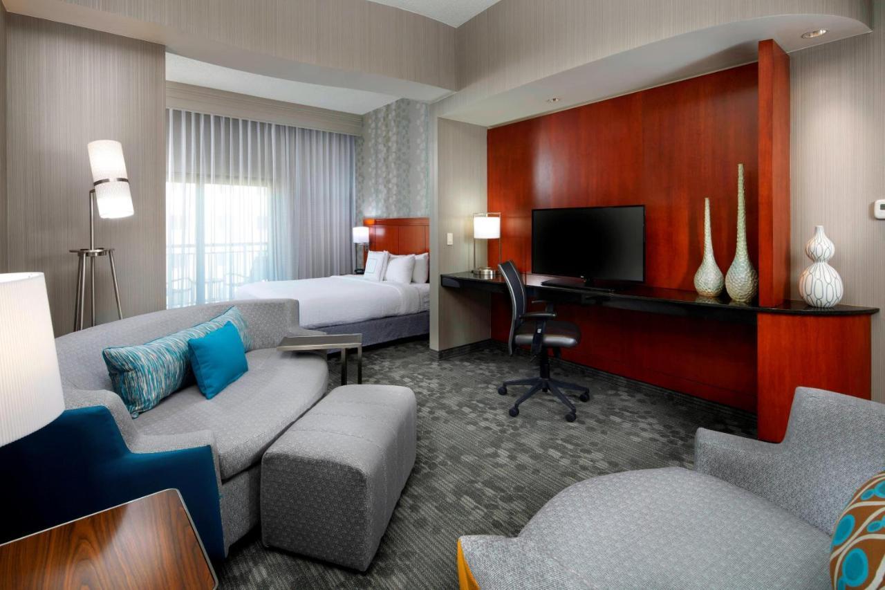 Courtyard By Marriott San Antonio Six Flags At The Rim Hotel Exterior foto
