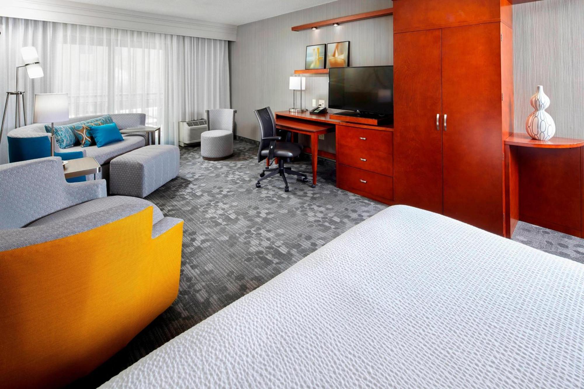 Courtyard By Marriott San Antonio Six Flags At The Rim Hotel Exterior foto